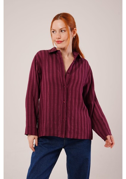 Düğmeli ve Çizgi Detaylı Bordo Gömlek