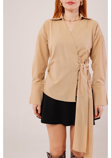 Kruvaze Yaka Yandan Bağlama Detaylı Camel Gömlek modelleri