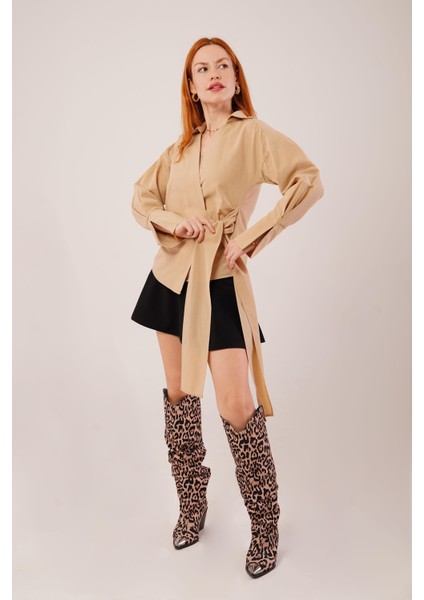Kruvaze Yaka Yandan Bağlama Detaylı Camel Gömlek fırsatları