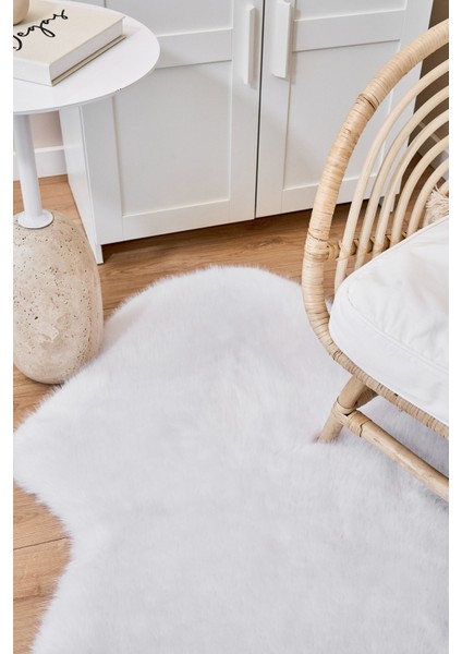 Beyaz Düz Etnik Modern Desenli Hav Vermeyen Leke Tutmayan Kolay Temizlenen Yumuşak Makine Salon Yolluk Mutfak Halı modelleri