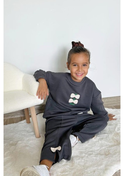 Kız Çocuk 3 Iplik Pamuklu Kumaş Kurdele Detaylı Sweatshirt ve Geniş Paça Eşofman Altı Alt Üst Takım modelleri