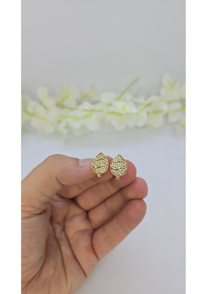 14 Ayar Altın Kaplama Zirkon Taşlı Kadın Küpe – Zarif ve Işıltılı (M3)