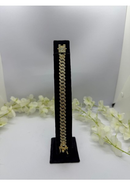 22 Ayar Altın Kaplama Parlayan Taşlı Kilit Set: Kolye ve Bileklik LVD530 modelleri