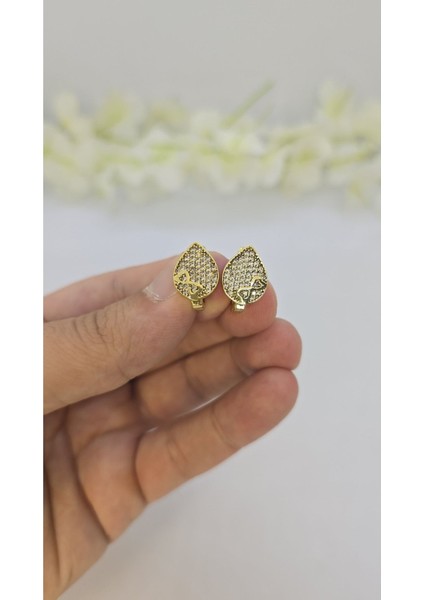 14 Ayar Altın Kaplama Zirkon Taşlı Kadın Küpe – Zarif ve Işıltılı (M19)