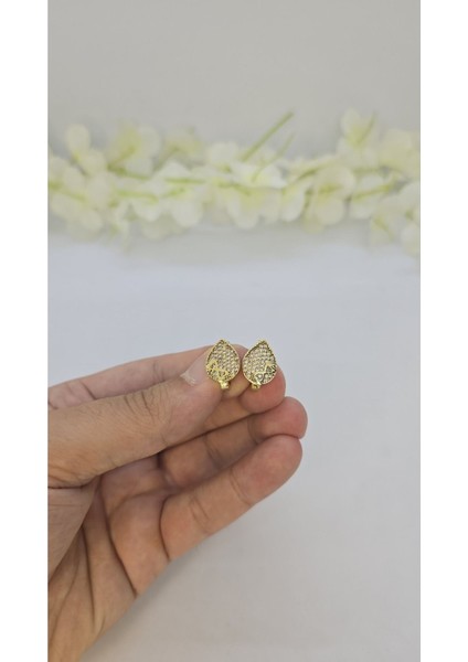 14 Ayar Altın Kaplama Zirkon Taşlı Kadın Küpe – Zarif ve Işıltılı (M19) fırsatları