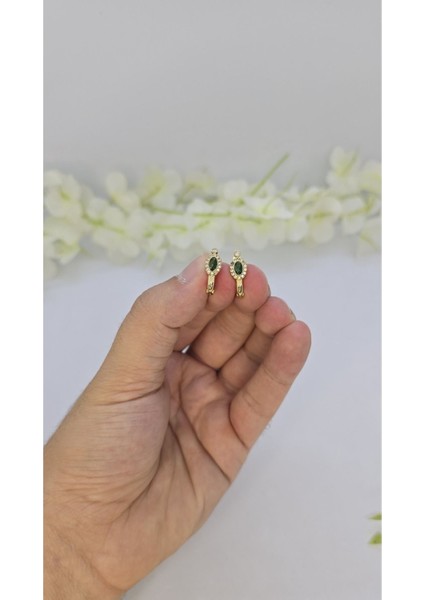 14 Ayar Altın Kaplama Zirkon Taşlı Kadın Küpe – Zarif ve Işıltılı (M5) fiyatları