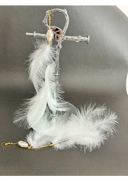 Beyaz Kuş Tüylü Incili Altın Kaplama Malzemeli Konsept Tasarım Kararmaz Küpe Çift, Party, Özel Gün fırsatları