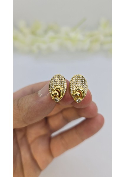 14 Ayar Altın Kaplama Zirkon Taşlı Kadın Küpe – Zarif ve Işıltılı (M27)