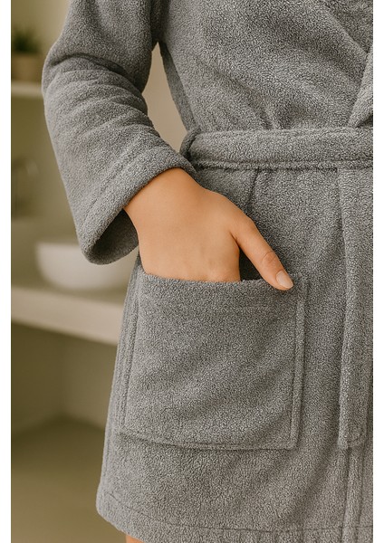 Nevin Modeli Bornoz Takımı – %100 Pamuk Bornoz ve 50X90 Yüz Havlusu