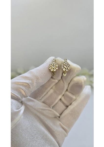 14 Ayar Altın Kaplama Zirkon Taşlı Kadın Küpe – Zarif ve Işıltılı (M2)