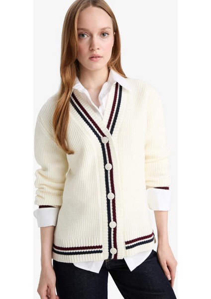 Regular Fit V Yaka Düğmeli Hırka D5030AX25AU modelleri