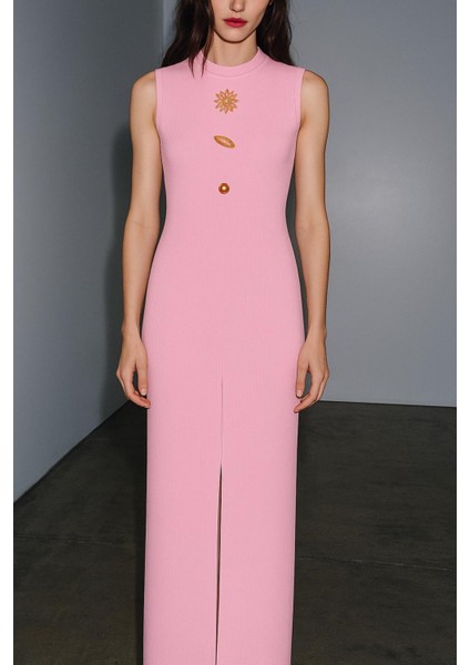 Aksesuar Detaylı Ottoman Kumaş Önü Yırtmaçlı Uzun Kalem Elbise fiyatları