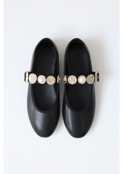 Gold Broş Detaylı Siyah Kadın Babet