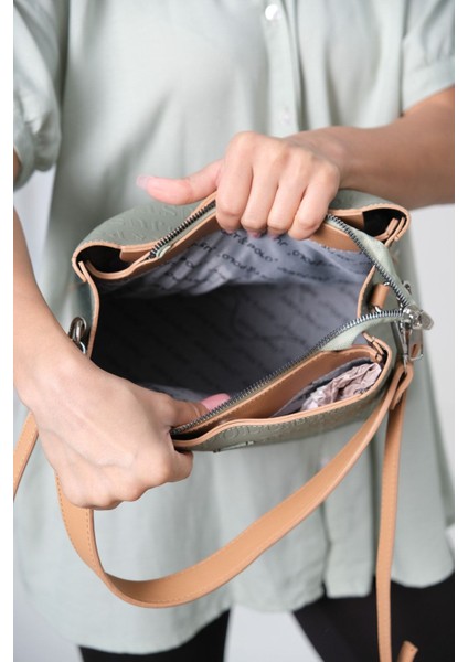 Orijinal Just Polo Günlük Kullanıma Uygun Kadın Omuz Çantası fırsatları