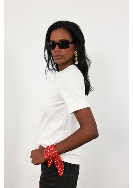 Beyaz Bisiklet Yaka Basic Tişört 1075