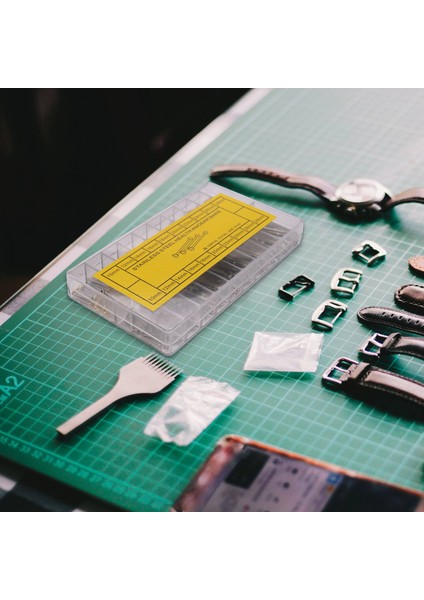 Kutu Saat Onarım Alet Seti Kitleri Saat Kayışı Vidaları Çeşitler Tüp (Yurt Dışından) modelleri