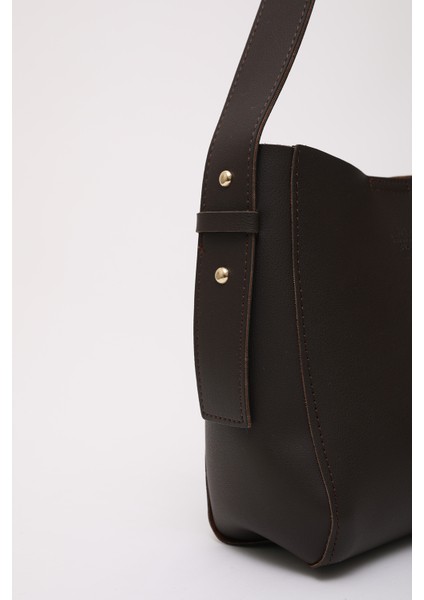 Kahve Rengi SHK185 Suni Deri Çıtçıtlı Standart Kol Askılı El, Kol ve Omuz Çantası fırsatları