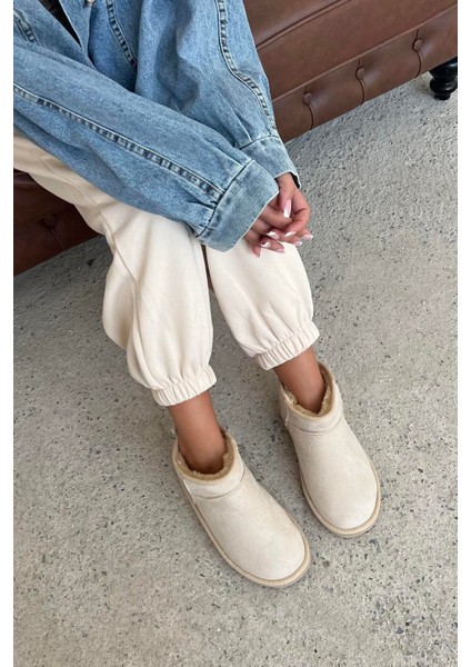 Mini Bej Süet Yarım Bot Içi Tüylü Düz Taban Kadın Ayakkabı modelleri