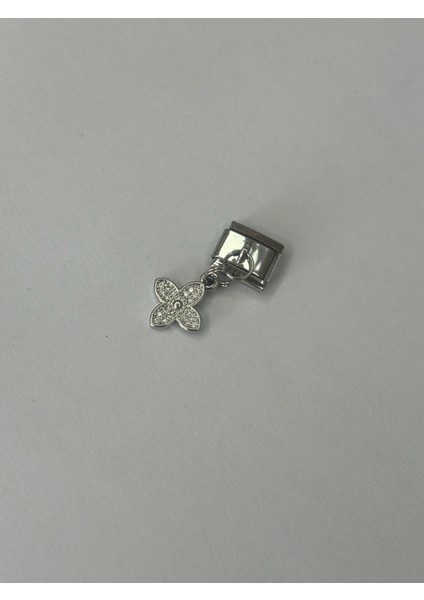 Badelis Çelik Silver Renk Çiçek Model Charm fırsatları