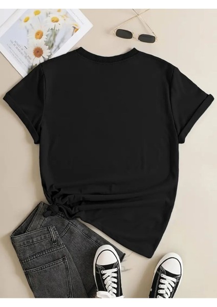 Yaşam Ağacı & Gezegen Baskılı Siyah Kadın T-Shirt modelleri