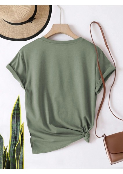 Siyah Çiçek Portre Tasarım Baskılı Kadın Haki T-Shirt fiyatları