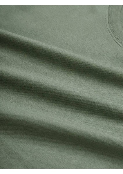 Zürafa Baskılı Kadın Haki Yeşili T-Shirt modelleri