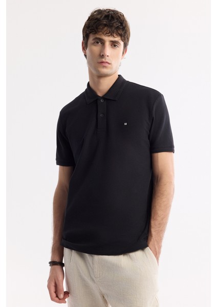 Erkek Siyah Kıvrılmaz Polo Yaka %100 Pamuk Basic Regular Fit T-Shirt B001032