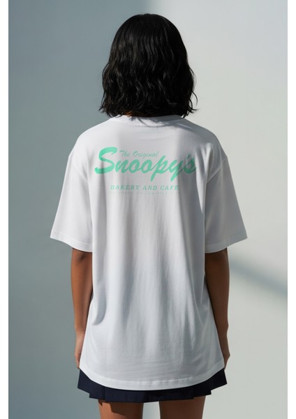 Trend Kadın Tişört - %100 Pamuk Snopys Desen Baskılı Oversize Beyaz fırsatları