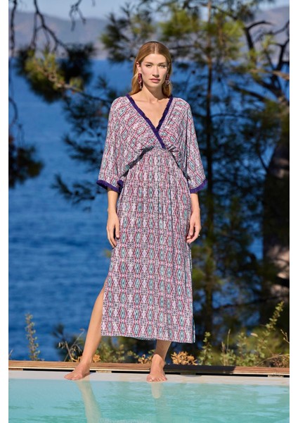Kadın Etnik Desenli Truvakar Kollu Yırtmaçlı V Yaka Elbise 25021