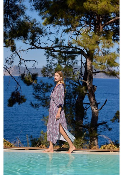 Kadın Etnik Desenli Truvakar Kollu Yırtmaçlı V Yaka Elbise 25021 indirimleri