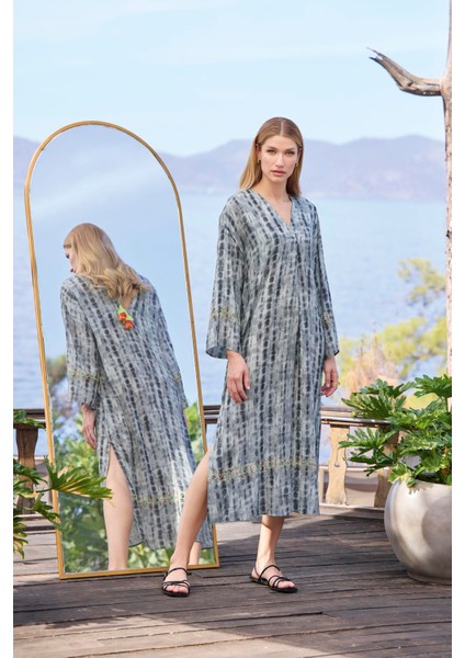 Kadın Desenli ve Yırtmaçlı Uzun Kollu V Yaka Elbise 25045 fiyatları