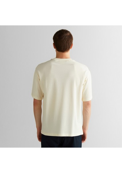Erkek Krem Relaxed Fit Bisiklet Yaka Logolu T-Shirt fiyatları