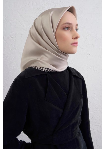 Su Yolu Desenli Saf Ipek Twill Eşarp 9443D 01 fiyatları
