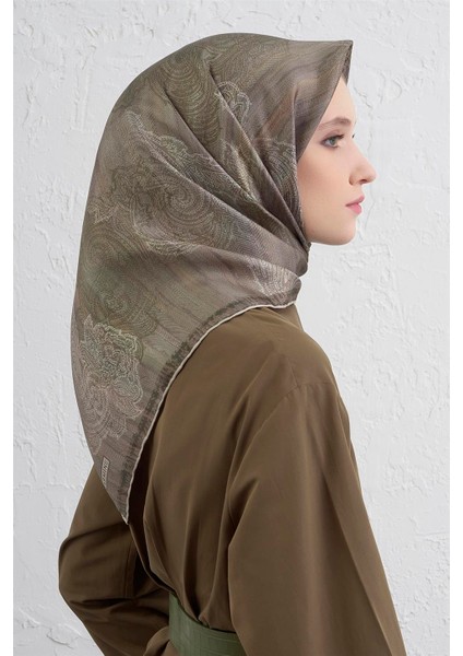Klasik Desenli Saf Ipek Twill Eşarp 9428D 32