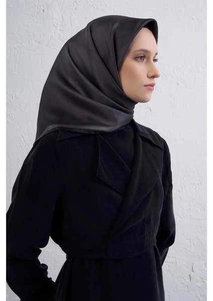 Geometrik Desenli Saf Ipek Twill Eşarp 9402D 54