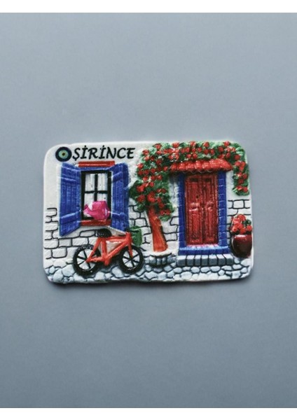 Şirince Temalı Kabartmalı Polyester Magnet. 7cm x 5cm. Bej