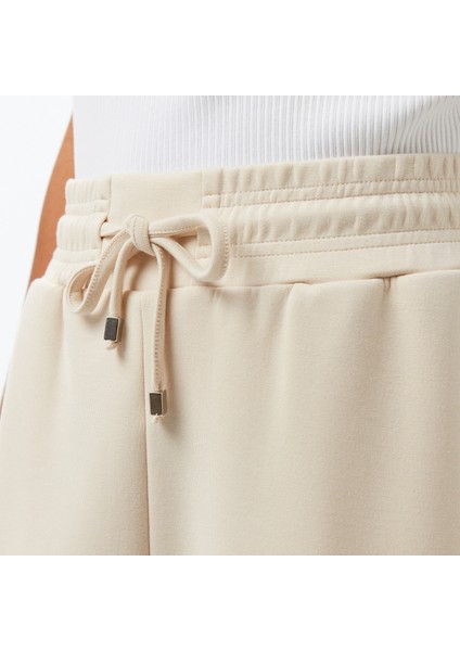 Kadın Krem Regular Fit Şort indirimleri
