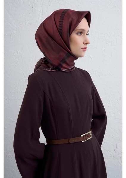 Geometrik Desenli Saf Ipek Twill Eşarp 9418D 53