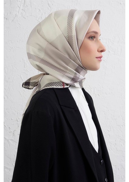 Geometrik Desenli Saf Ipek Twill Eşarp 9418D 82