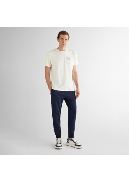 Erkek Krem Regular Fit Bisiklet Yaka Logolu T-Shirt fırsatları