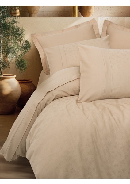 Jakarlı Saten Çift Kişilik Nevresim Takımı Florita Bej fiyatları