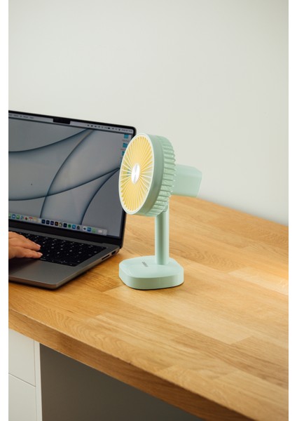 EFN-510 Yeşil- Sarı 1200MAH 5 Inç 3 Hız Kademeli Dönebilen Masaüstü USB Fan