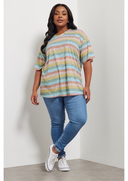 Büyük Beden V Yaka Çizgili Zebra Desenli T-Shirt 303953 fiyatları