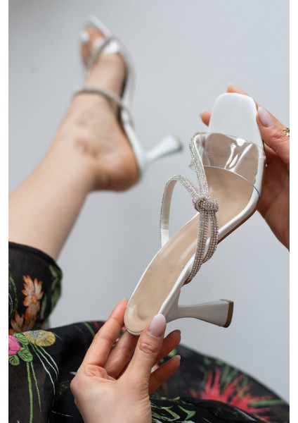 Günlük Kadın Terlik Çift Parlak Şeritli Tokalı Kalın Topuklu Şeffaf Bantlı Abiye Ayakkabı 103 modelleri