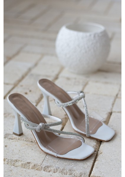 Günlük Kadın Terlik Çift Parlak Şeritli Tokalı Kalın Topuklu Şeffaf Bantlı Abiye Ayakkabı 103 fırsatları