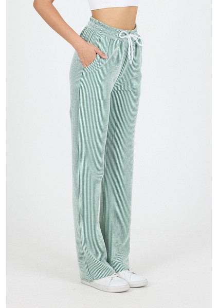 Kadın Su Yolu Çizgili Lastikli Bol Paça Pantolon Eşofman Altı – Yazlık Rahat Stil ve Günlük Şıklık
