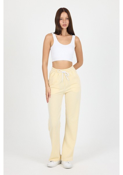 Kadın Su Yolu Çizgili Lastikli Bol Paça Pantolon Eşofman Altı – Yazlık Rahat Stil ve Günlük Şıklık modelleri