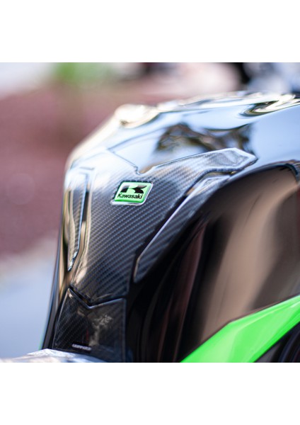 Kawasaki Zx-6r 2025 ile Uyumlu Kaydırmaz 6d Karbon ve Şeffaf 10 Parça Tank Pad Seti GC68 (Siyah Motor) fırsatları