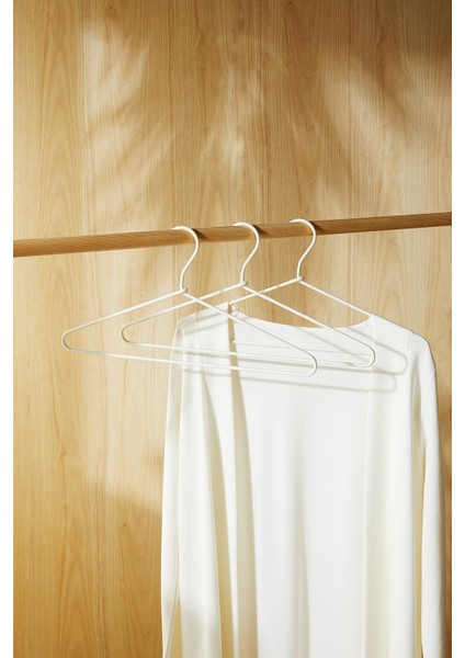 3'lü Ekru Renk Kumaş Kaplı Metal Giysi Askısı 21.5 x 42 x 0.5 cm