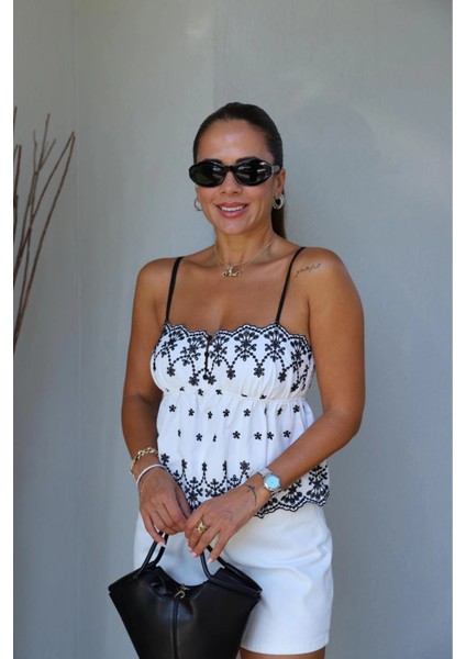 Beyaz Nakış Detay Bluz fiyatları